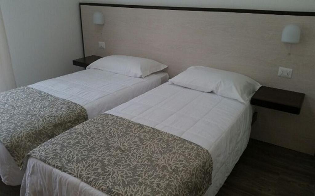 Eden Park Hotell Marina di Montemarciano Rum bild