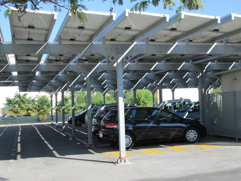 Eden Park Hotell Marina di Montemarciano Exteriör bild