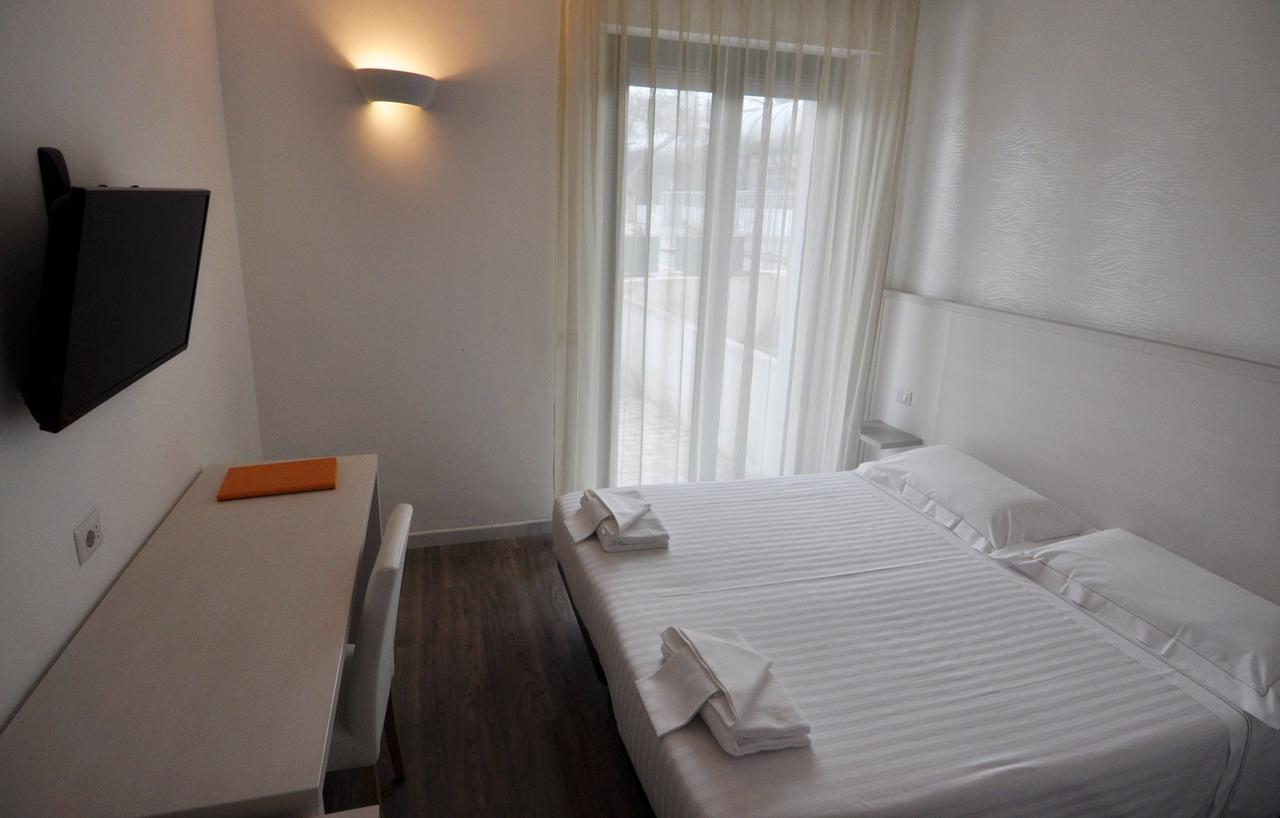Eden Park Hotell Marina di Montemarciano Exteriör bild